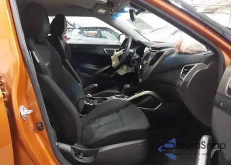 2013 Hyundai Veloster Base W/Black z USA, uszkodzony, nr VIN KMHTC6AD0DU095498